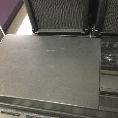 Yamaha Clavinova CLP-550 Black and White image 7