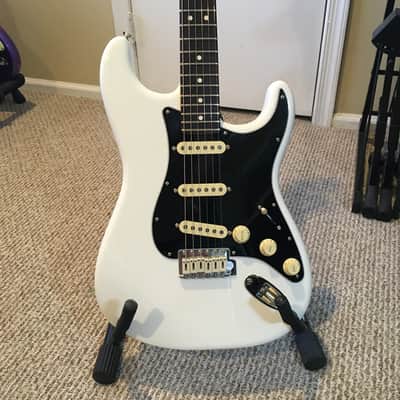 Fender American Performer Stratocaster with Maple Fretboard 2019 - Olympic White image 1