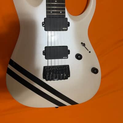 Ibanez JBBM40-PW J.B. Brubaker Signature 2026 - Present - Pearl White