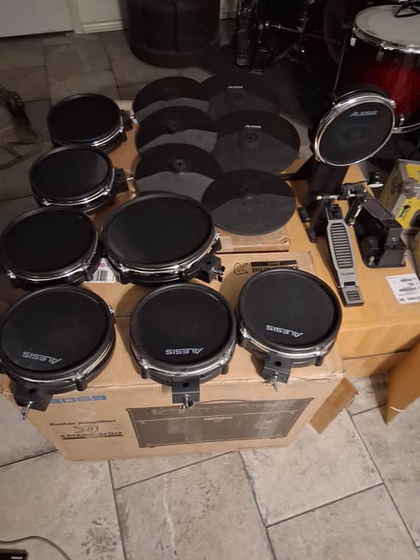Alesis 15 piece drum and cymbal lot. image 1