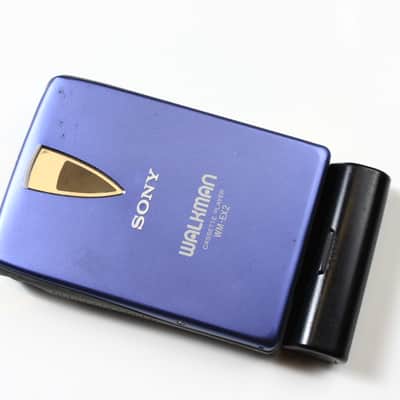 SONY walkman cassette player WM-EX2 working image 3