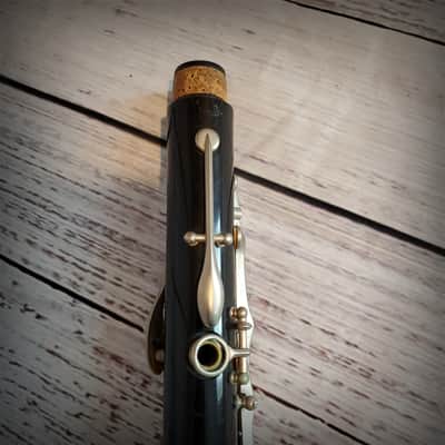 Bundy Student Clarinet with case image 4