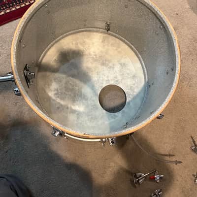 Ludwig No. 989 Big Beat Outfit 8x12 / 9x13 / 16x16 / 14x22" Drum Set (3-Ply) with Pointed Blue/Olive Badges 1973 - 1976 - Maple Cortex image 5