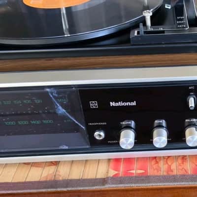 VINTAGE NATIONAL 3 IN 1 SYSTEM/RADIO/AMP/TURNTABLE image 6