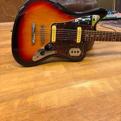 Fender Jaguar Baritone 2004 - Sunburst image 10