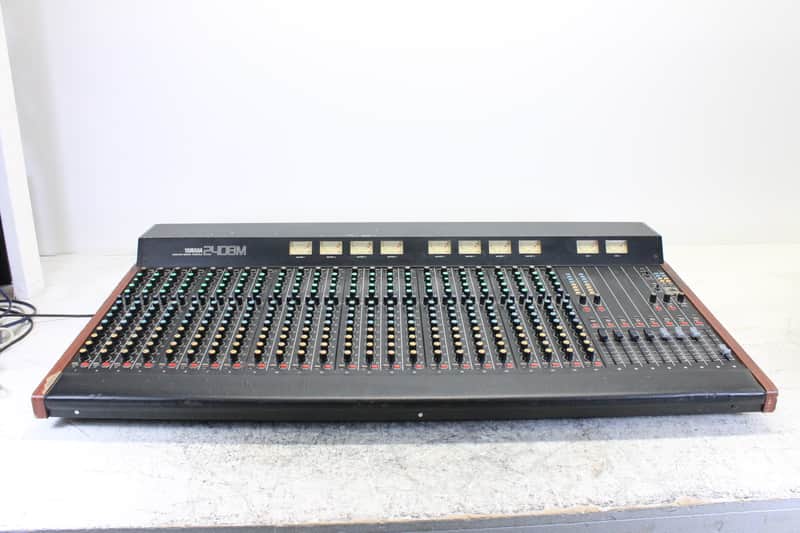 Yamaha 2408M 24 channel monitor mixing console image 1
