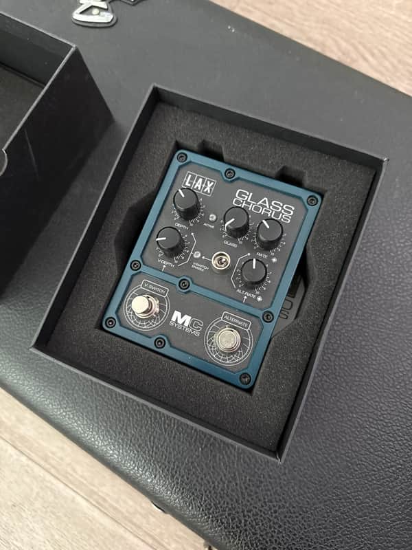 MC Systems LAX Glass Chorus 2010s - Black image 1