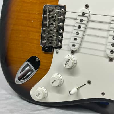 Fender 60th Anniversary American Vintage 1954 Stratocaster Strat Electric Guitar 2014 with Hard Case - 2-Color Sunburst image 5