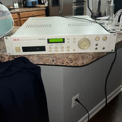 Akai S2000 Max Ram + 8 outputs +sd card reader