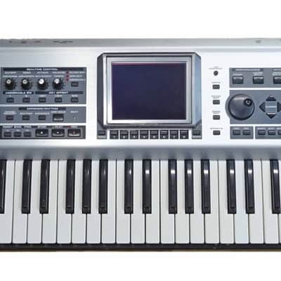 Roland Fantom X7 Music Workstation