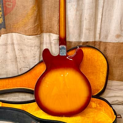 Univox Custom 335 Semi-Hollowbody ~1969 - Sunburst image 8