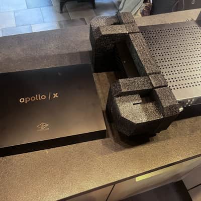 Universal Audio Apollo x6 Thunderbolt 3 Audio Interface 2018 - Present - Black image 4