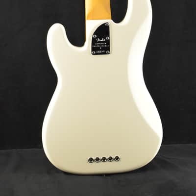 Fender American Professional II Precision Bass V Rosewood Fingerboard Olympic White image 7