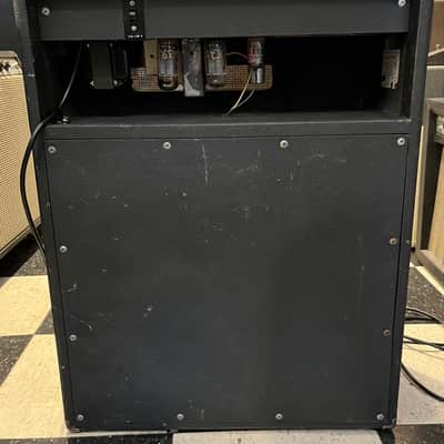 Alamo Fury 15” guitar combo 60s image 3