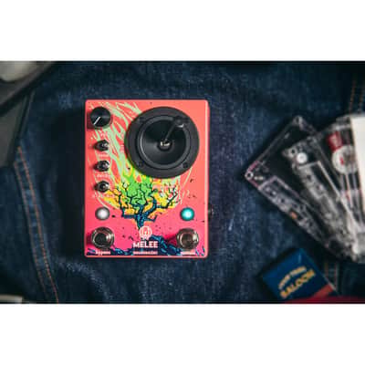 Walrus Audio Melee: Wall of Noise Distortion and Reverb Guitar Pedal image 6