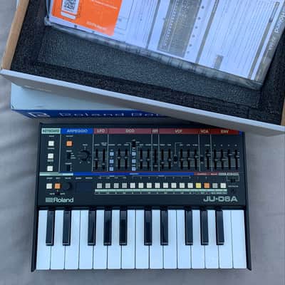 Roland JU-06A Boutique Series Synthesizer Module with K-25m Keyboard 2019 - Present - Black image 2