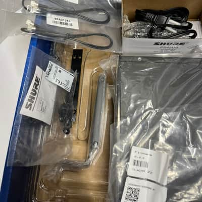 BRAND NEW Shure GLXD14R/MX53 GLX-D Advanced Digital Wireless Presenter Rack System w/ MX153 Headworn Earset Microphone GLXD1 Bodypack Transmitter & GLXD4R Rackmountable Receiver w/ Ears SB902A Rechargeable Lithium-ion Battery Padded zipper accessory case image 9