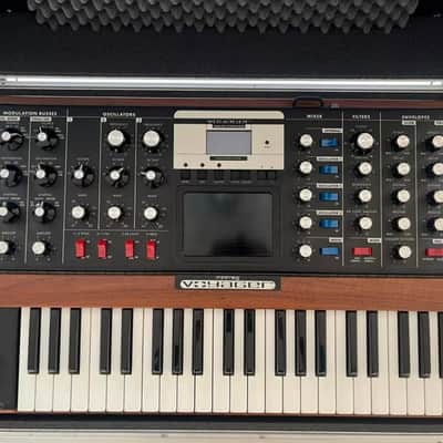 Moog Minimoog Voyager Performer Edition 44-Key Monophonic Synthesizer 2002 - 2015 - Traditional Wood Cabinet image 2