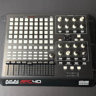 Akai APC40 2010s - Black image 1