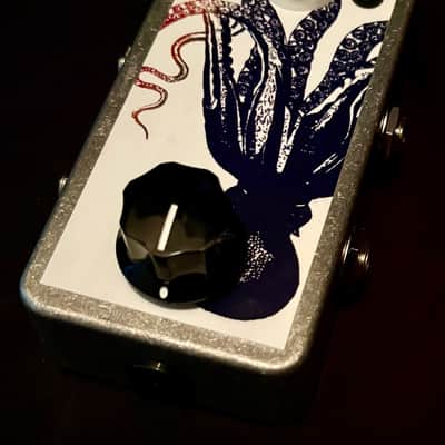 Saturnworks Booster Looper True Bypass Loop Switch with a Clean Boost Guitar Pedal - Handcrafted in California image 2