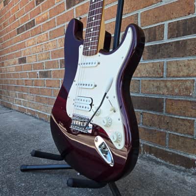 Fender Standard Stratocaster w/ Rosewood Fretboard 2001 - Midnight Wine image 5