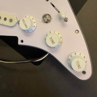 Stratocaster Custom 7 position pickups Loaded Pickguard imagen 3