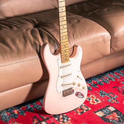 Fender Custom Shop LTD '57 Stratocaster Journeyman Relic in Super Faded Aged Shell Pink image 2