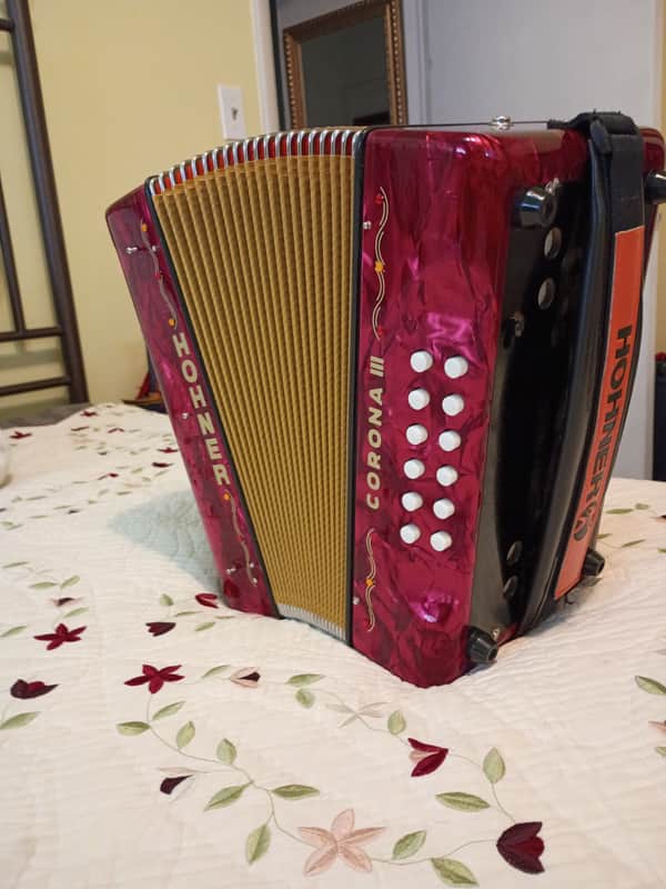 Hohner Corona III