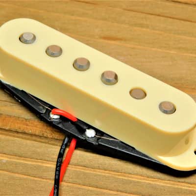 G.M. Smooth Velvet Alnico II Middle pickup RWRP (Cream) for Fender Stratocaster® image 3