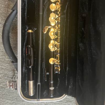 Piccolo with gold color keys,  with case image 7