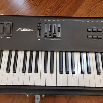 Alesis QS8 88-Key Synth with Hardshell Case image 3
