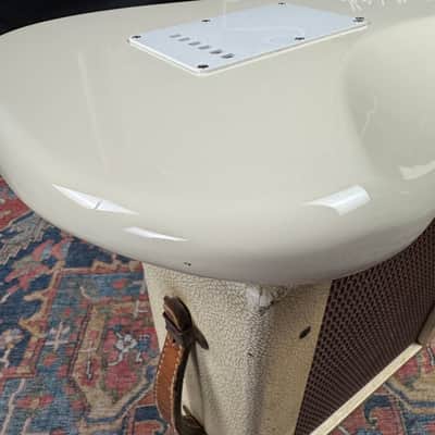 *Video* Fender JV Modified 60's Stratocaster Olympic Soft V Neck White Hard Case - 2022 image 17