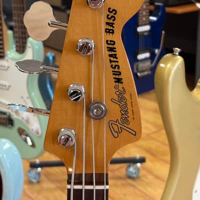 Fender Vintera II '70s Competition Mustang Bass with Rosewood Fretboard 2023 - Present - Competition Burgundy image 4