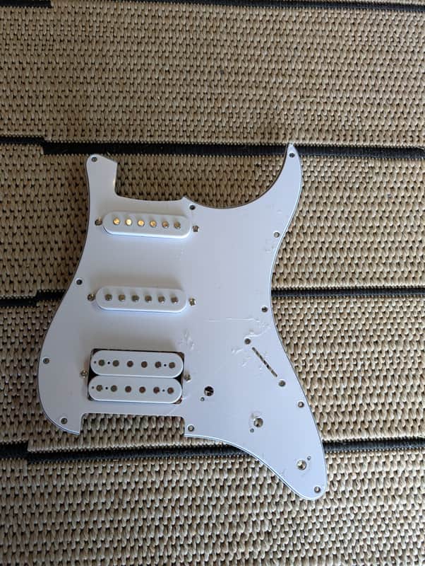 HSS STRAT PICKGUARD  PICKUPS - White image 1
