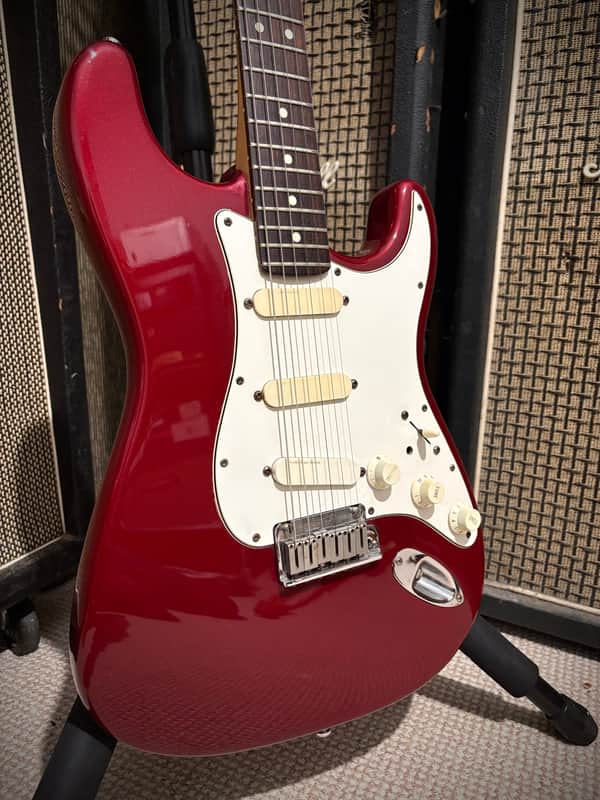 Fender Strat Plus 1988 E4 Serial Number Inc. Case Candy Apple Red
