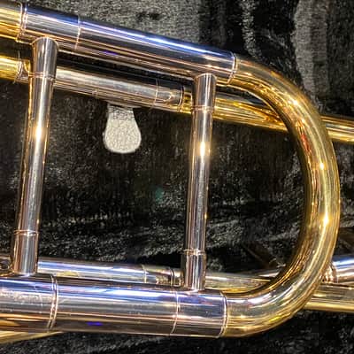 Yamaha YSL584G F Trigger Trombone with case image 6