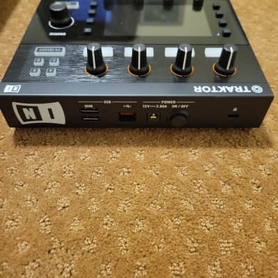 Native Instruments Traktor Kontrol D2 2010s - Black image 4