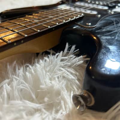 Kurt Cobain Vandalism Stratocaster Replica - 35" Mini Guitar - Reliced image 10