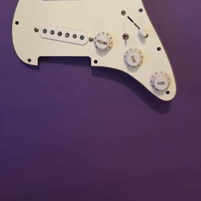 Immagine Fender 099-2341-509 Custom Shop '69 Stratocaster 11-Hole Pickguard 3-Ply Pre-Wired 2010s - Parchment - 1