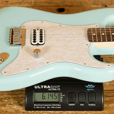 Fender Tom DeLonge Stratocaster - Rosewood - Daphne Blue *B-Stock* image 11