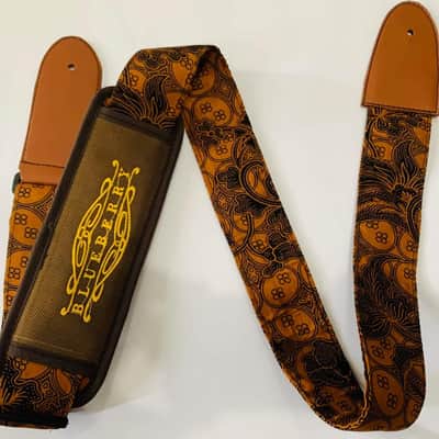 Gibson GV99 Historic Reissue Leather Guitar Strap from a Les Paul