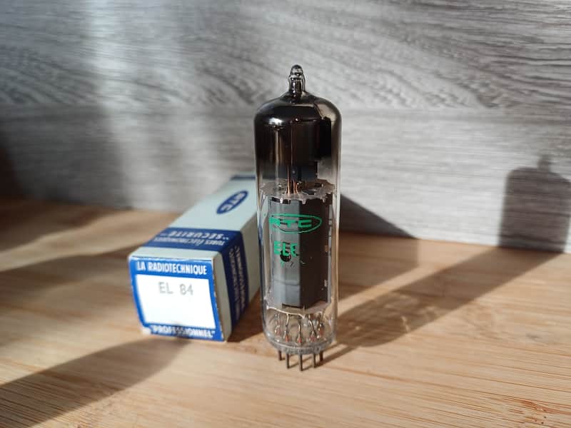 Rare 1972 NOS NIB MULLARD Blackburn el84 6bq5 RTC green logo super strong Vox AC2 AC4. image 1