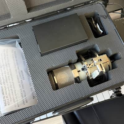 Lauten Audio Eden LT-386 Large Diaphragm Multipattern Tube Condenser Microphone 2010s - Champagne image 3