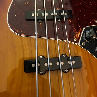 G&L JB 2021 - 3 tone Sunburst image 2