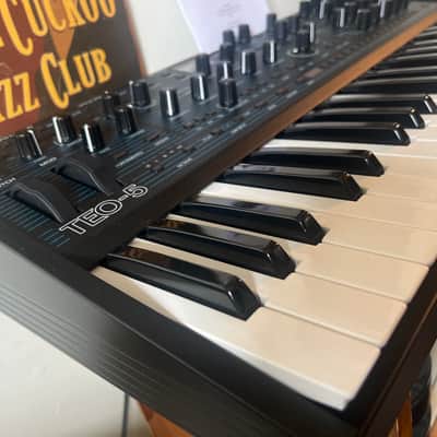 Oberheim TEO-5 44-Key 5-Voice Synthesizer 2024 - Present - Black image 2