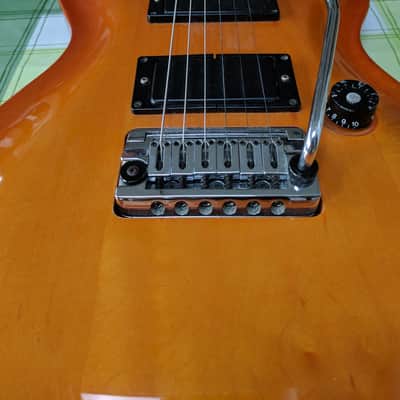 Yamaha YSG -- 1988 -- Honeyburst / Red image 2