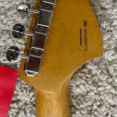 Fender Jimi Hendrix Stratocaster Guitar, Maple Fingerboard, 3-Color Sunburst image 6