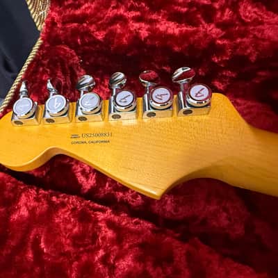 Fender American Ultra Luxe Vintage '50s Stratocaster 2025 - Present - 3-Color Sunburst image 15