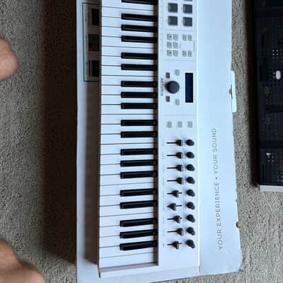 Arturia KeyLab 61 MkII MIDI Controller 2018 - Present - White image 2