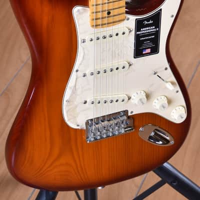 Fender American Professional II Stratocaster Sienna Sunburst image 2